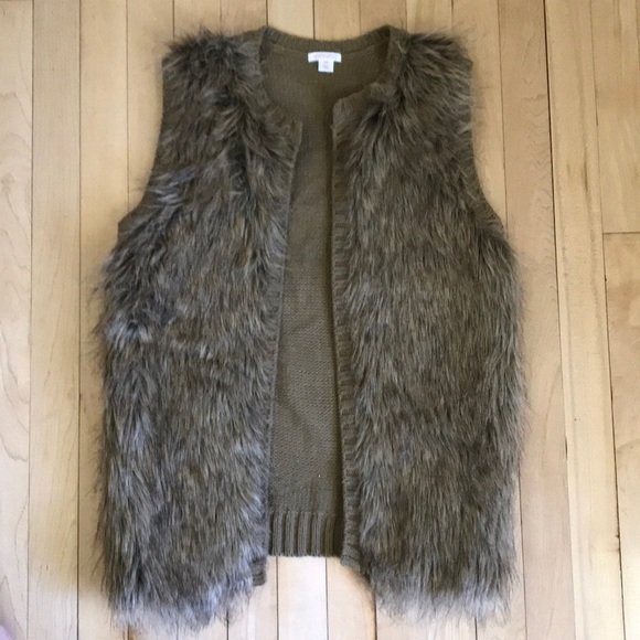 Faux Fur Vest - Picture 1 of 3